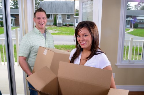 A smooth home relocation process in Poplar with organised packing and loading