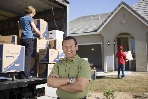 Secure storage units for belongings during a move in Poplar